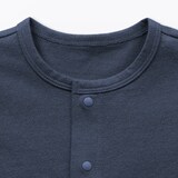 ベビー　ＵＶカット梨地編みクルーネックカーディガン