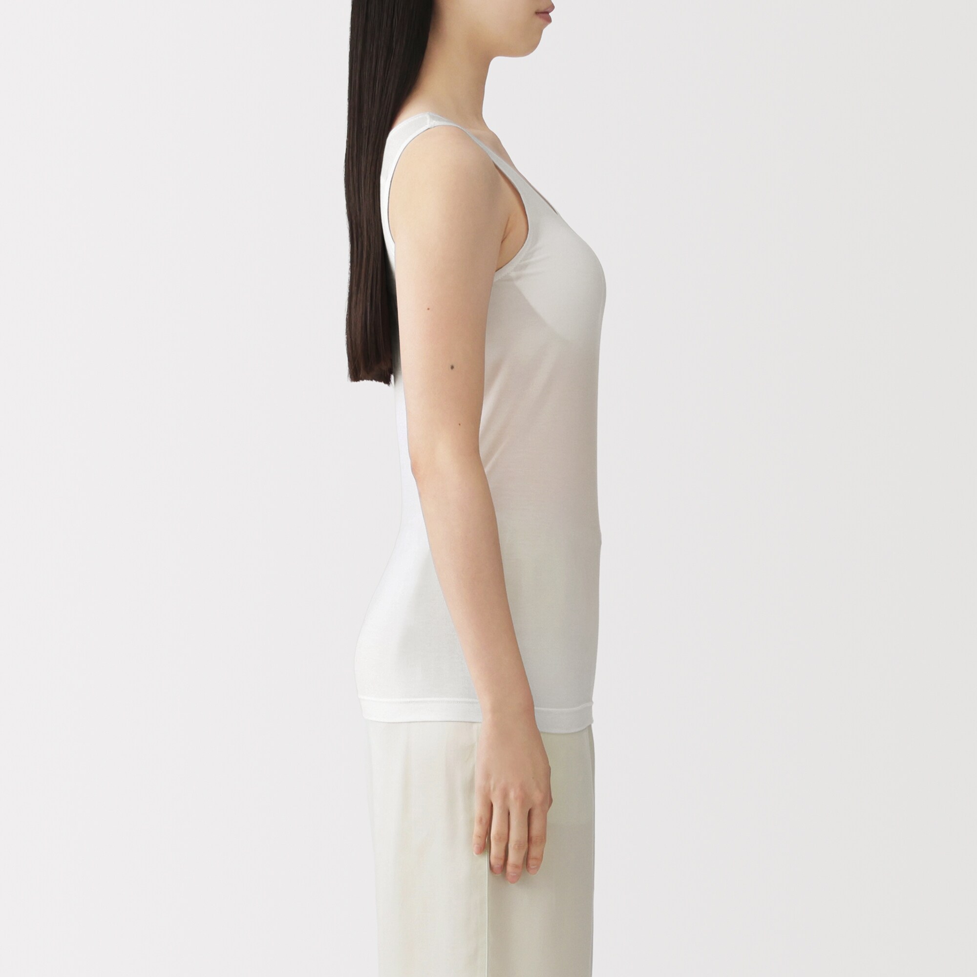 婦人　なめらかブラタンクトップ