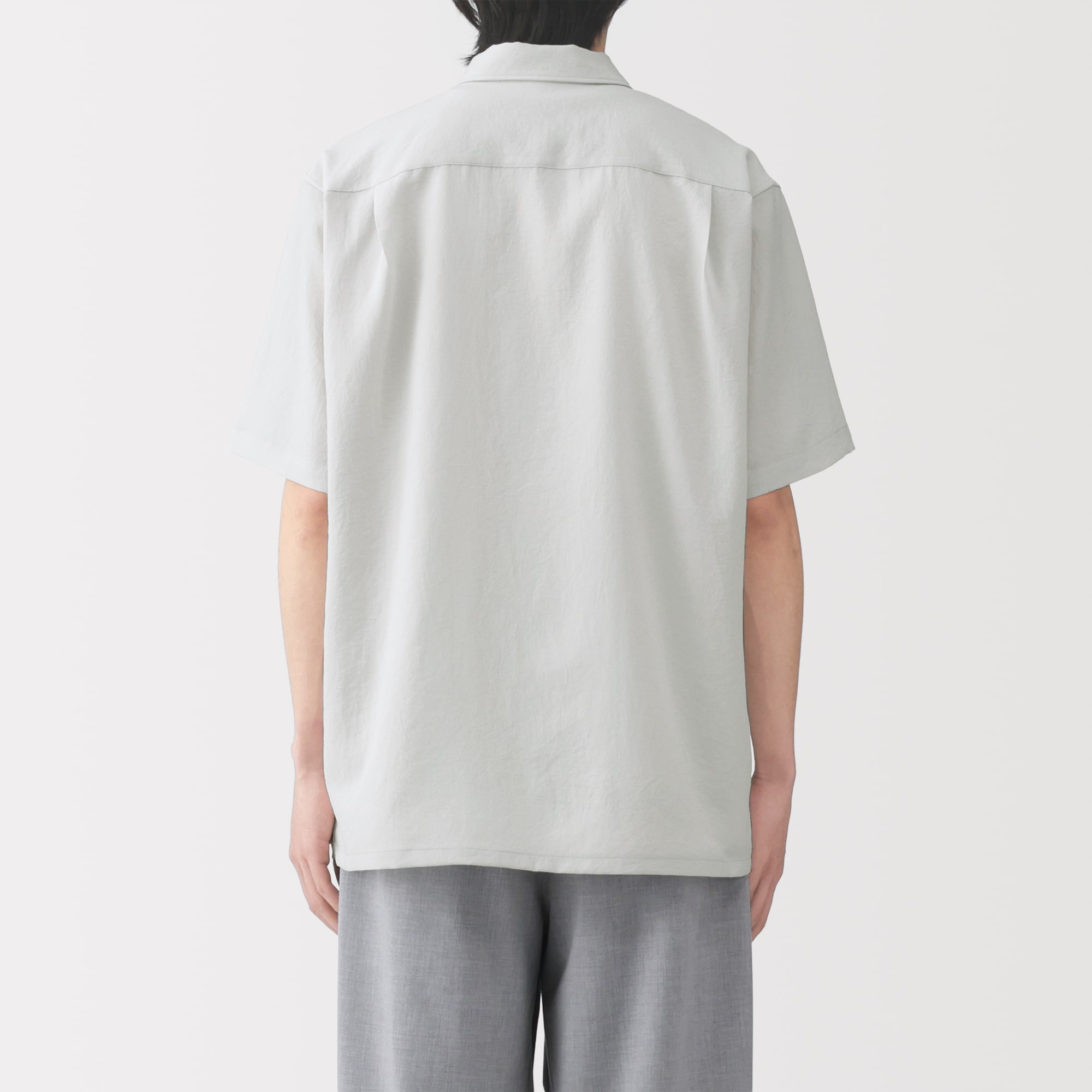 紳士　風を通す半袖シャツ