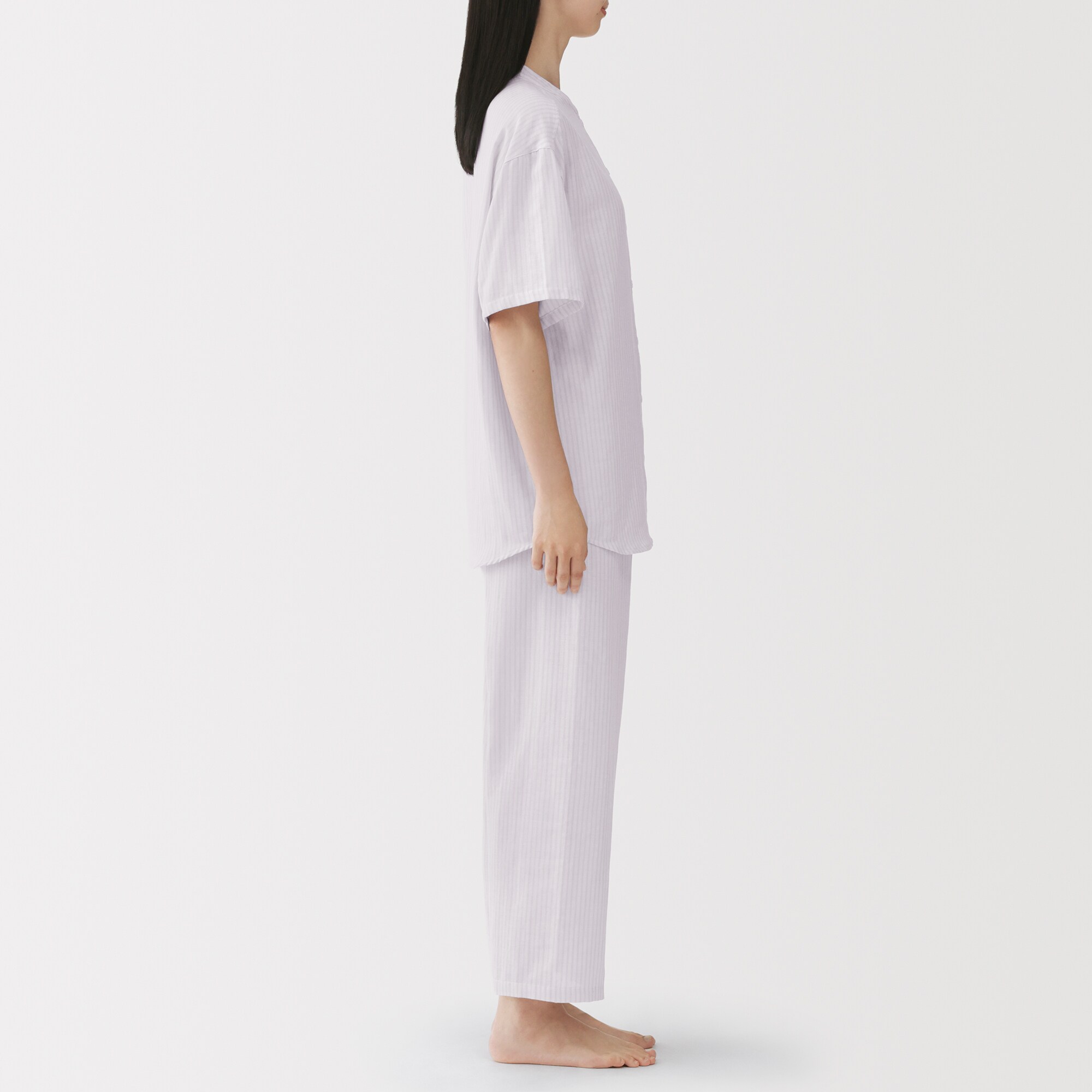 婦人　脇に縫い目のない　薄手ガーゼ五分袖パジャマ