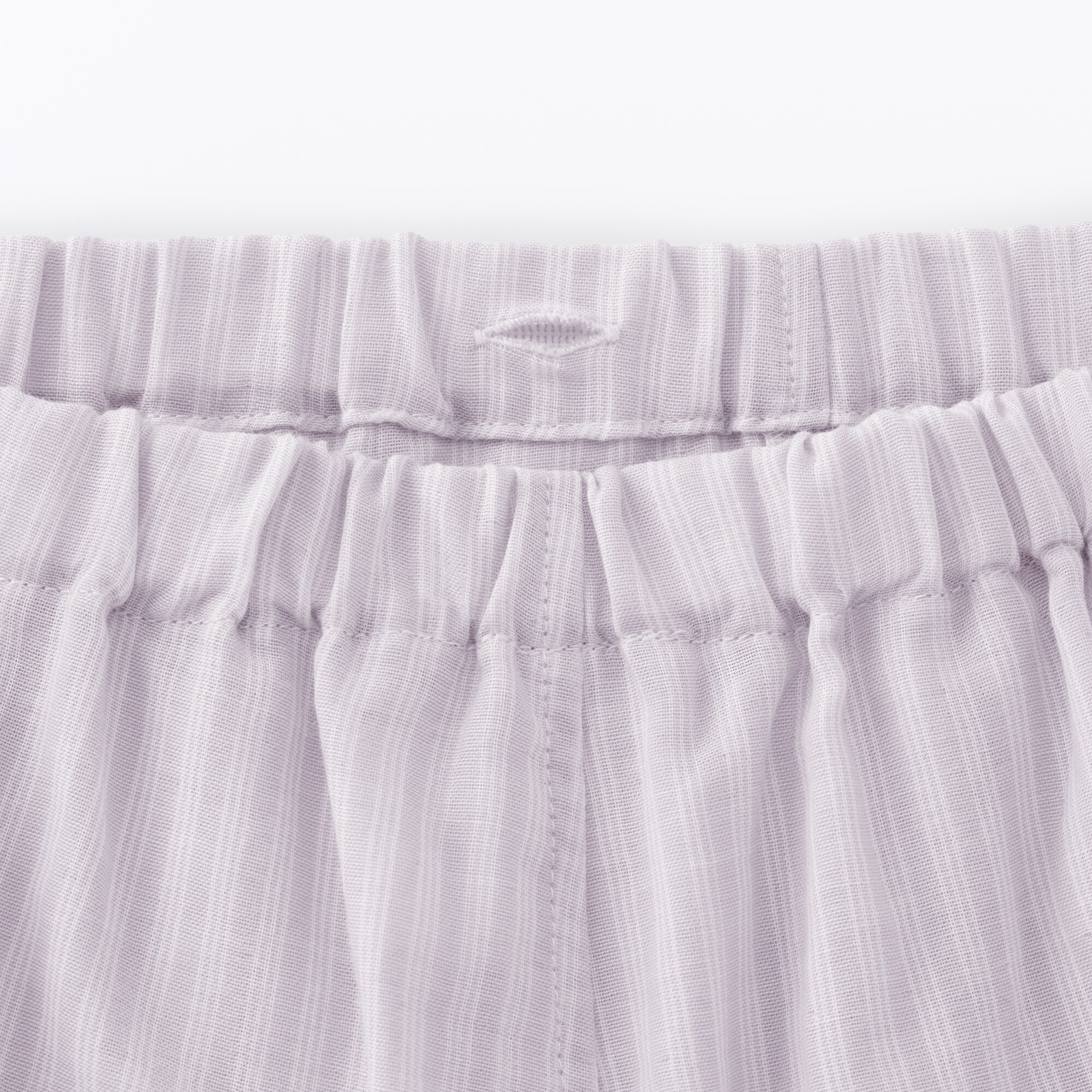 婦人　脇に縫い目のない　薄手ガーゼ五分袖パジャマ