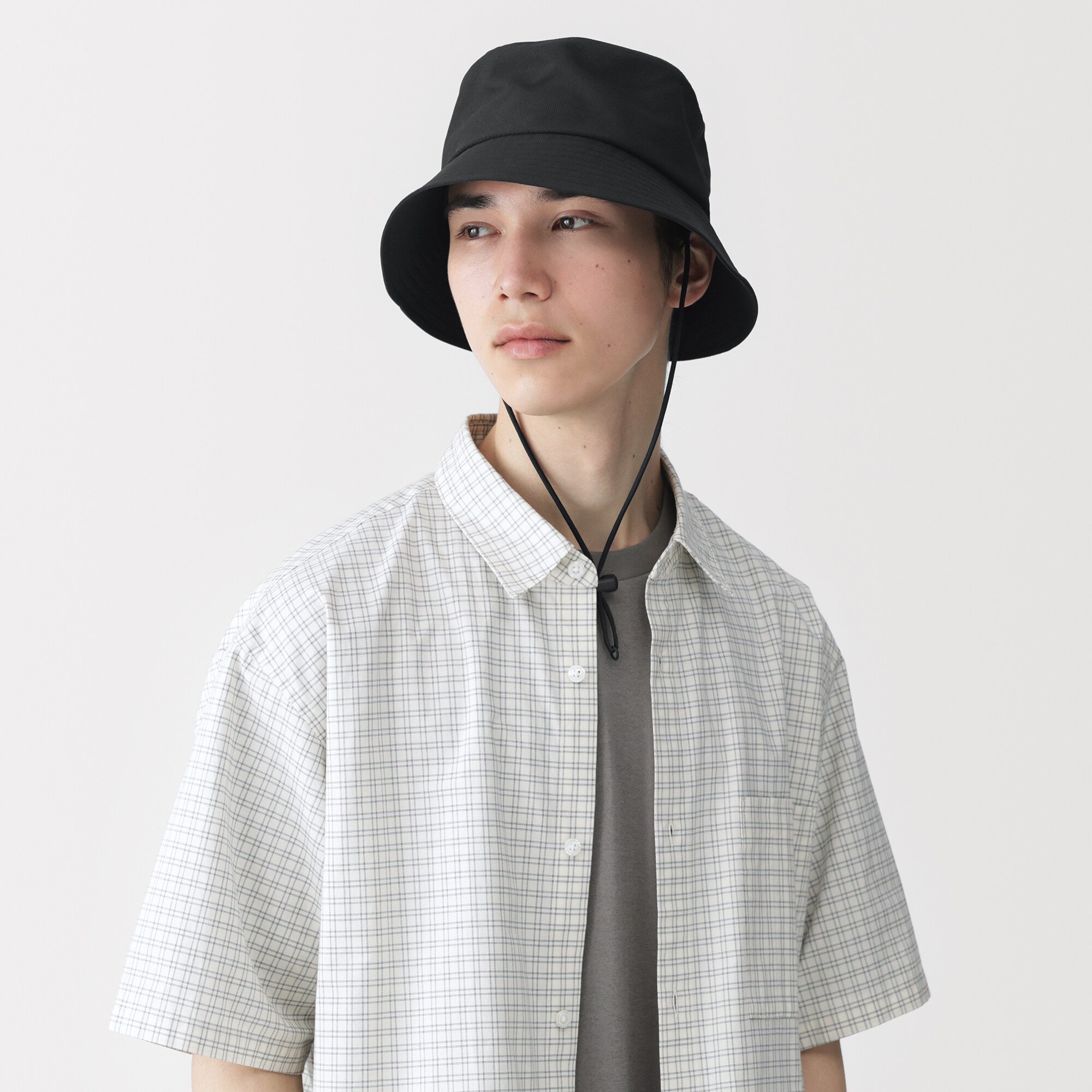 ＵＶカット風を通す　ちいさくまとまる　バケットハット