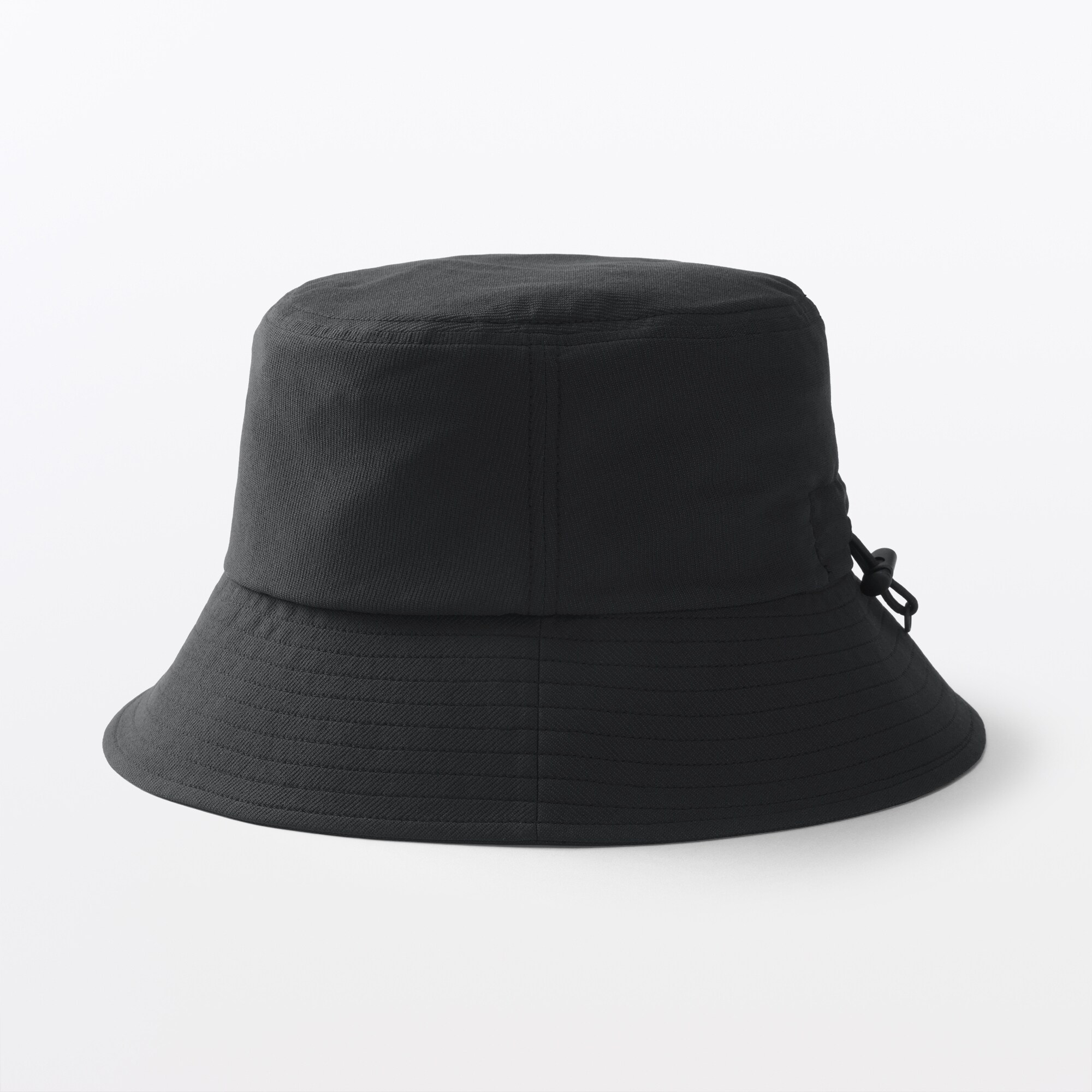 ＵＶカット風を通す　ちいさくまとまる　バケットハット