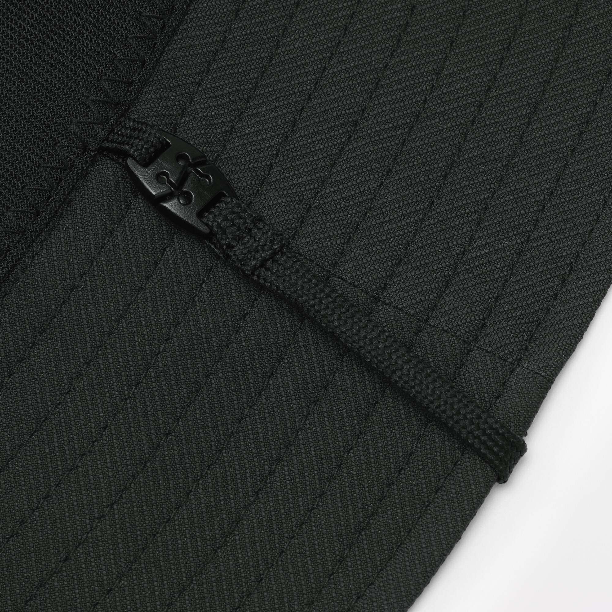 ＵＶカット風を通す　ちいさくまとまる　バケットハット