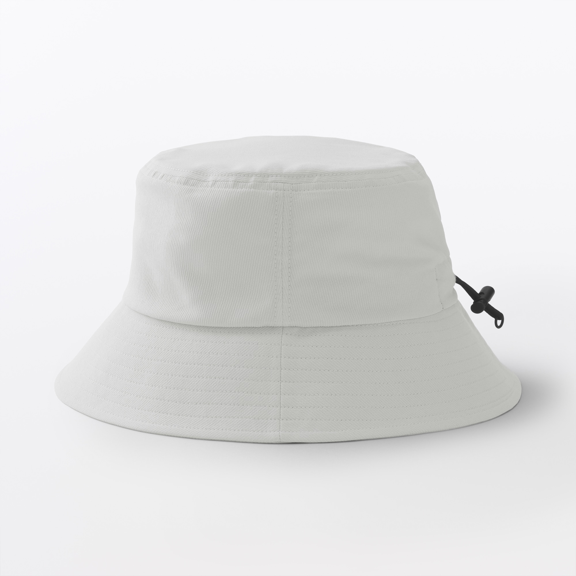 ＵＶカット風を通す　ちいさくまとまる　バケットハット