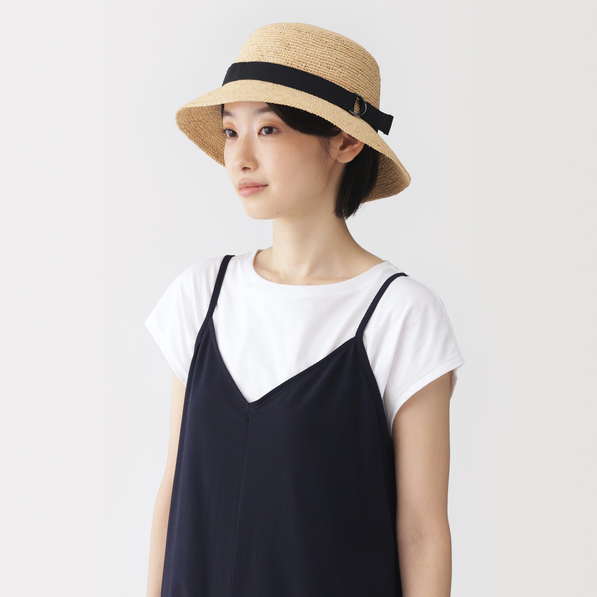 ラフィアたためるバケットハット