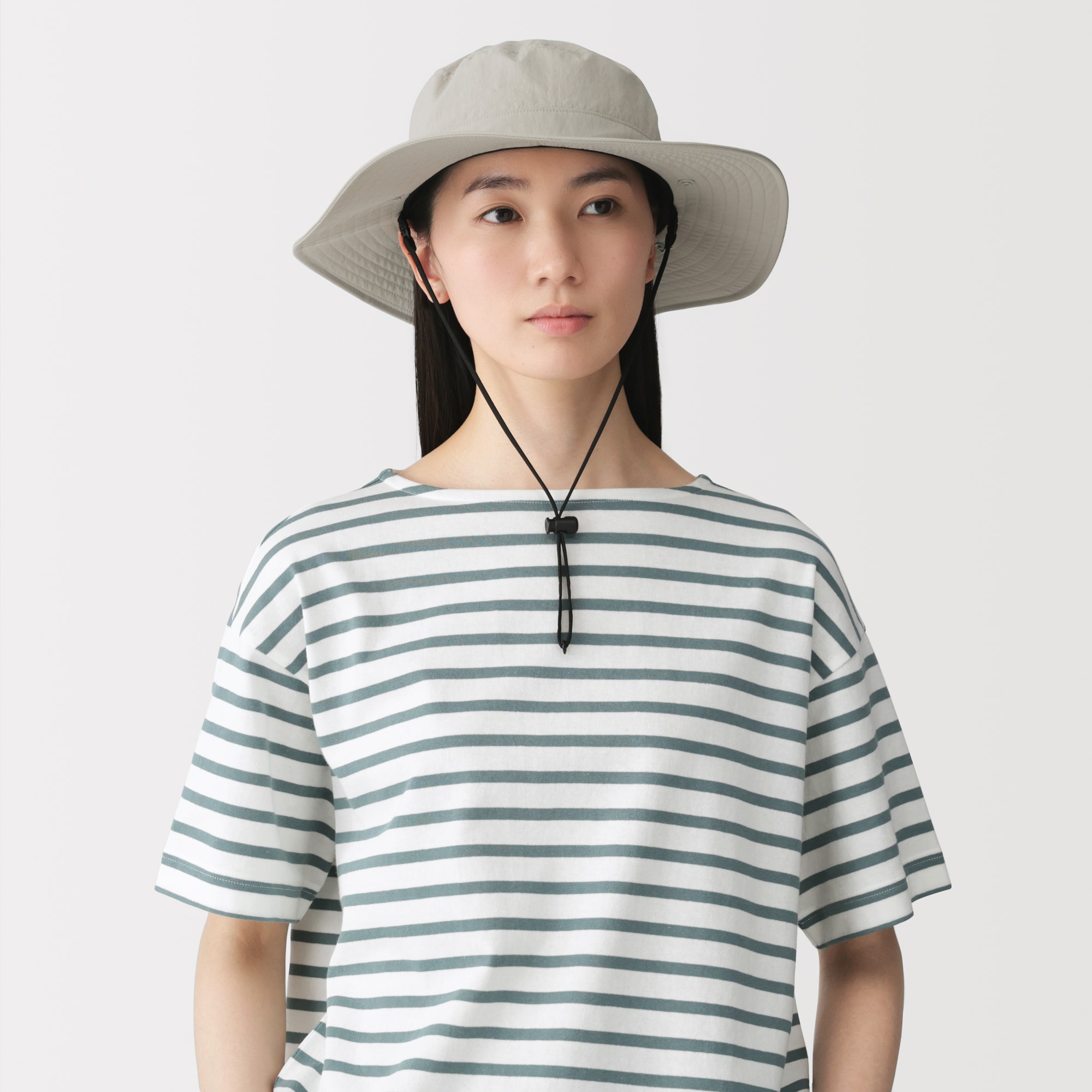 ＵＶカット日陰を持ち歩くサファリハット