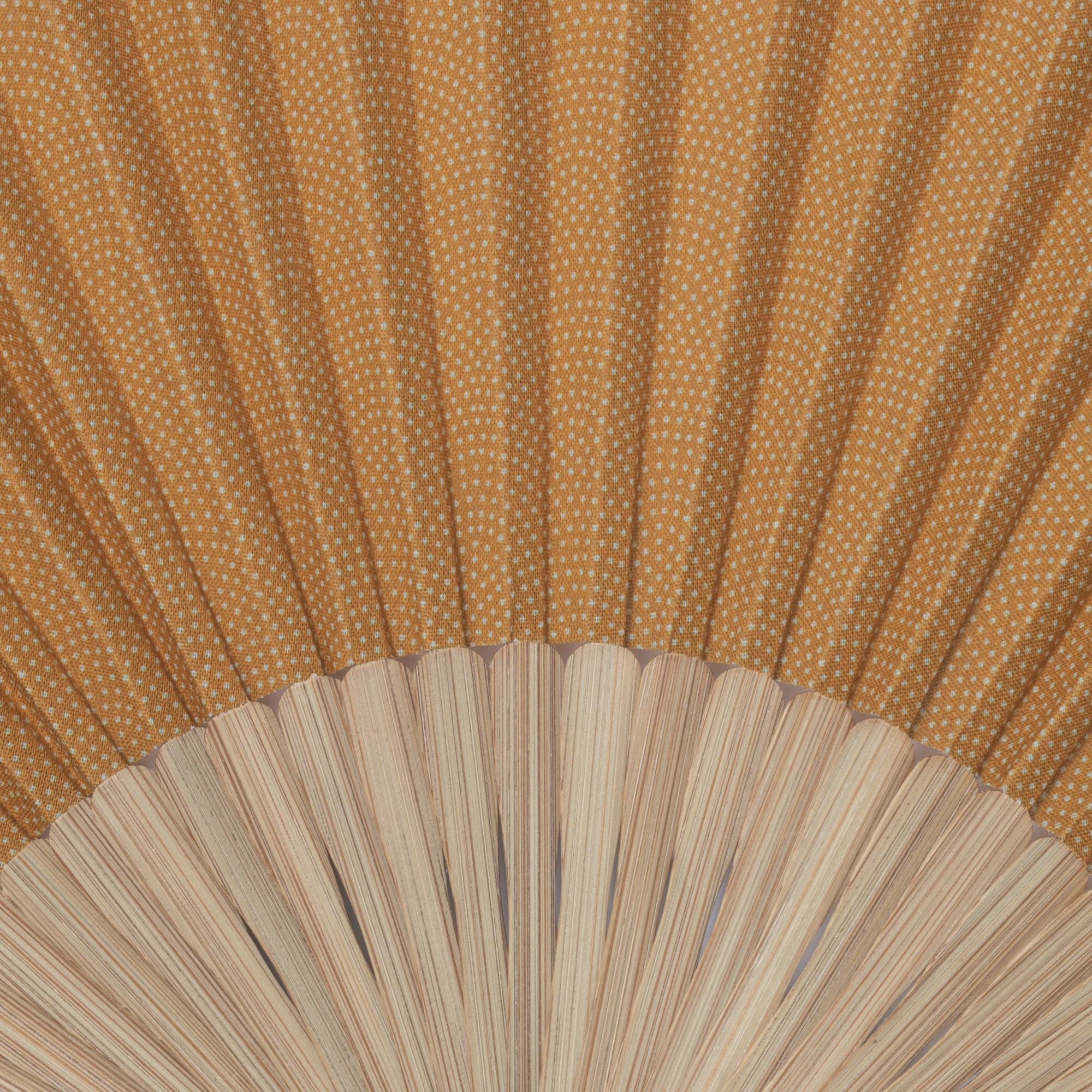 扇子（鮫小紋）