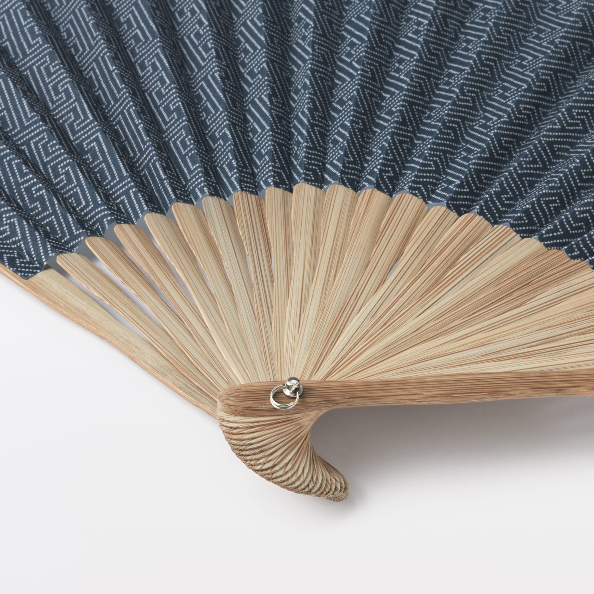 扇子（工字繋ぎ柄）