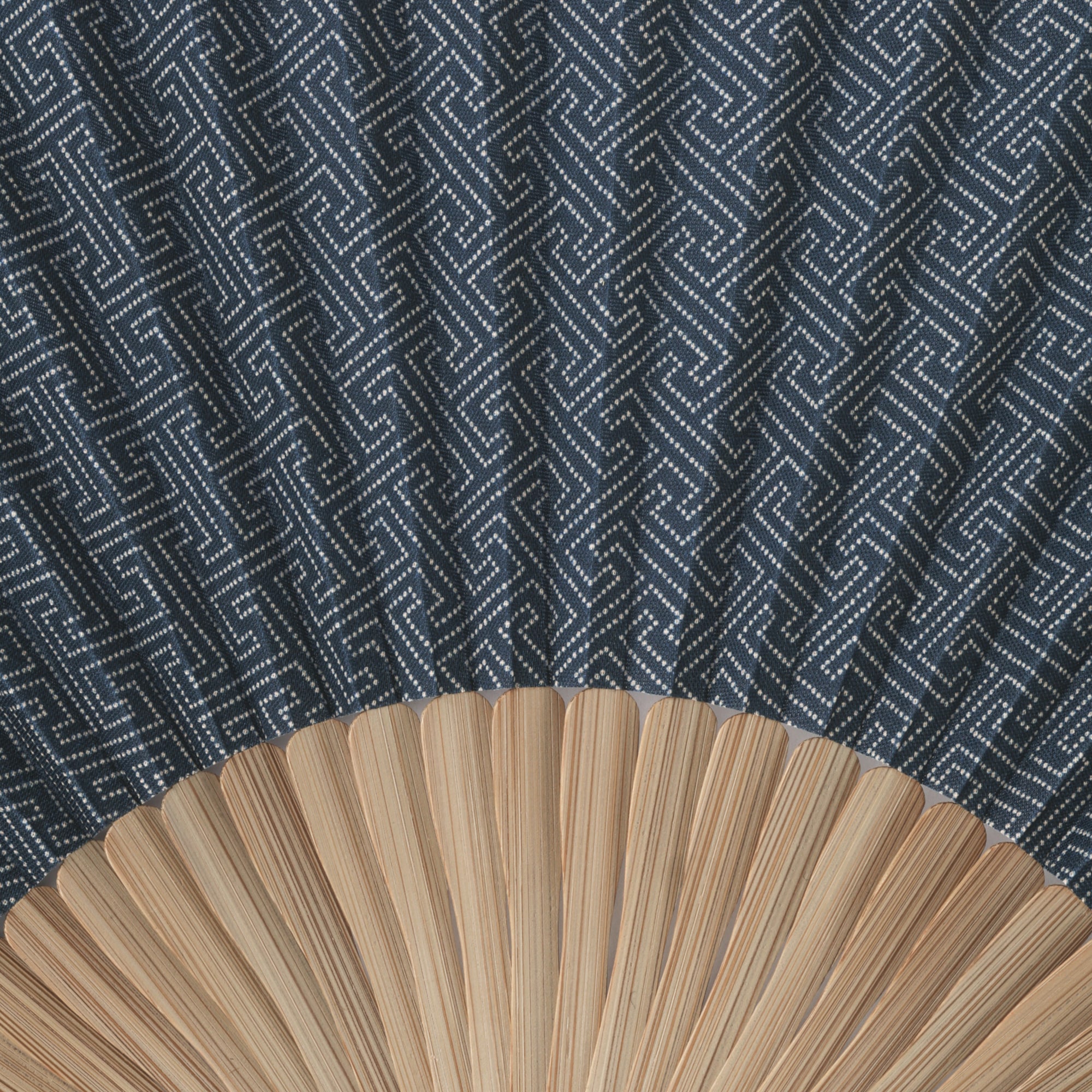 扇子（工字繋ぎ柄）