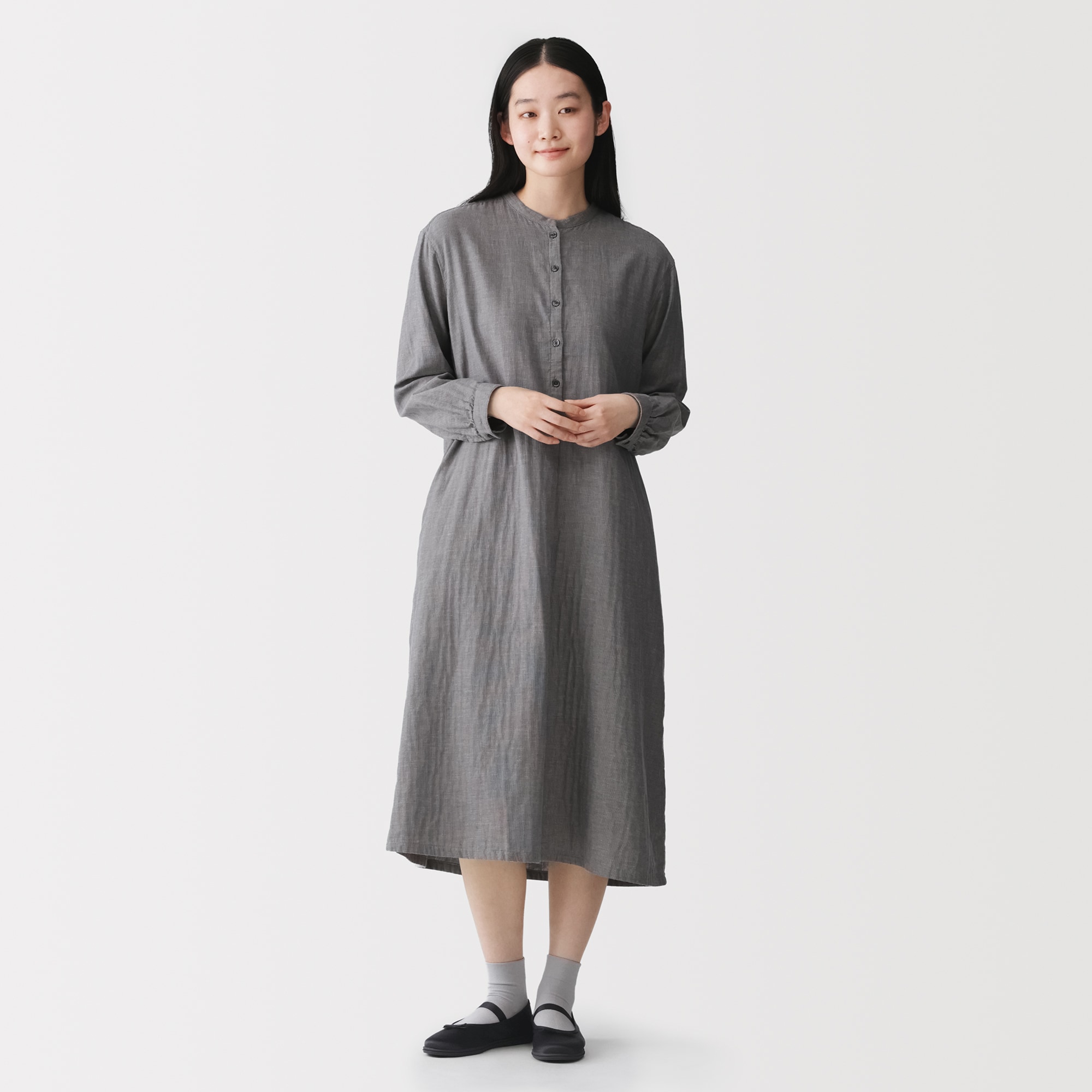 婦人　柔らかい中敷を使用した　撥水ストラップリボンフラットシューズ