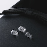 婦人　柔らかい中敷を使用した　撥水ストラップリボンフラットシューズ