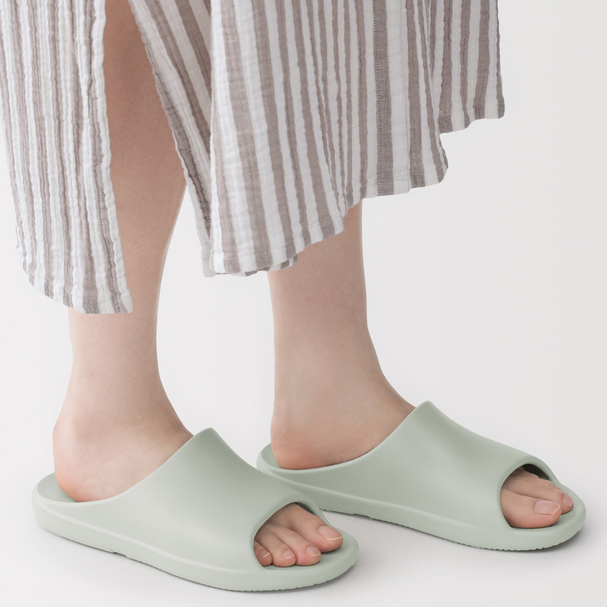 足なりサンダル