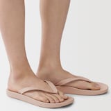 足なり　ビーチサンダル