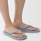 足なり　ビーチサンダル