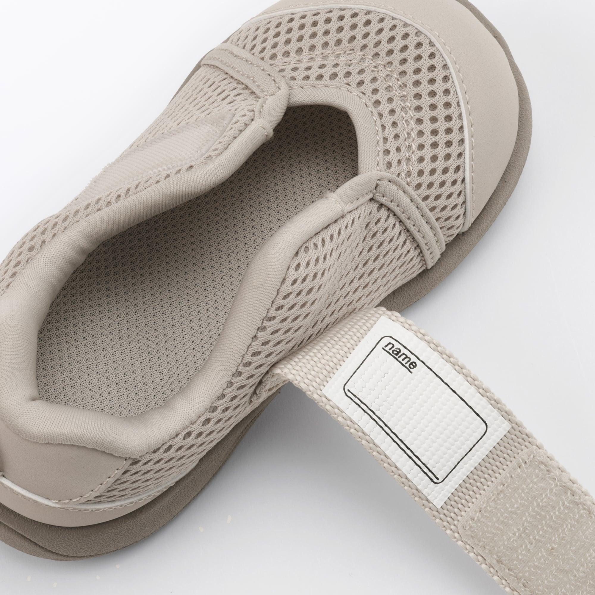 ベビー　ワンベルトスニーカー