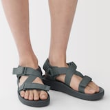 テープベルトサンダル