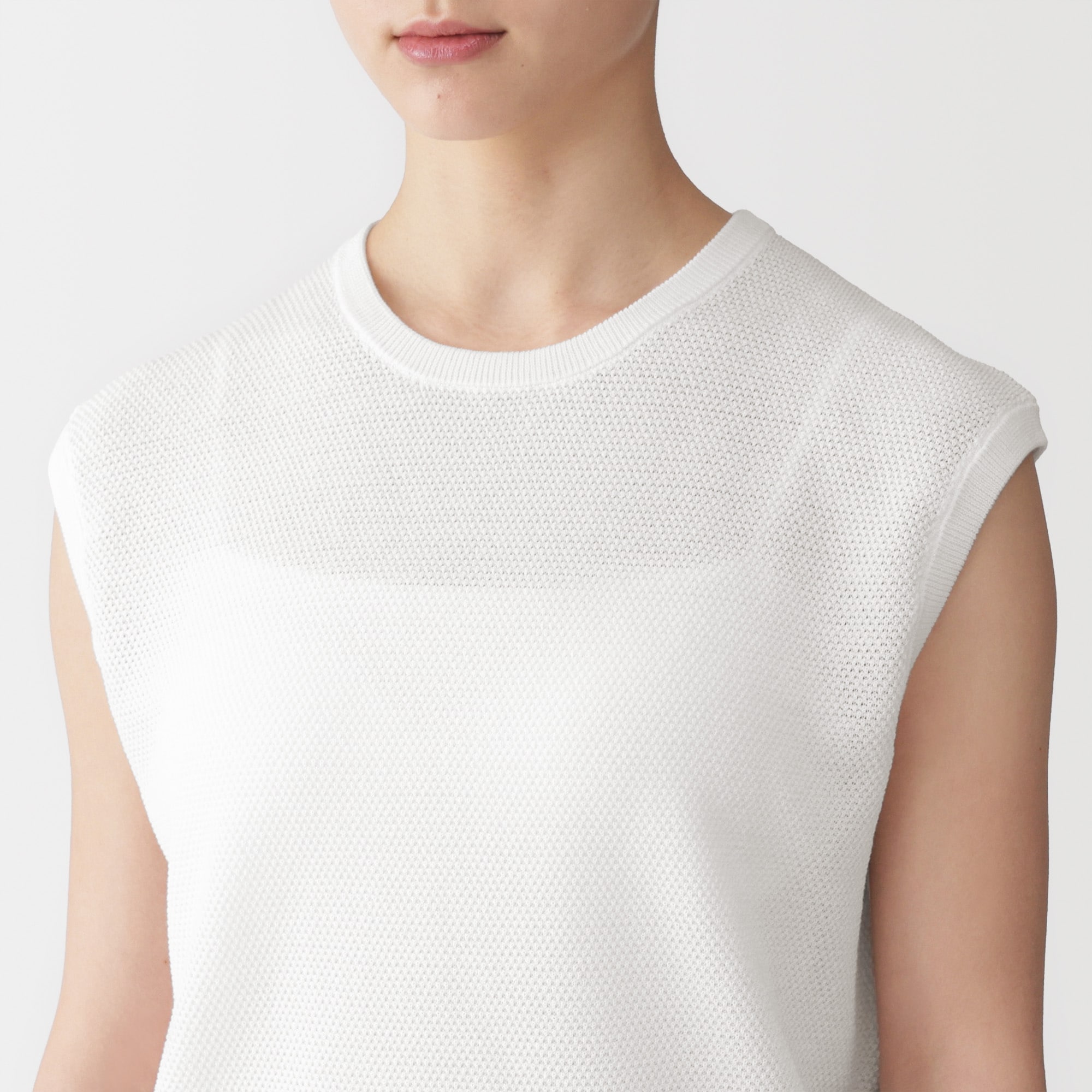 婦人　強撚透かし編みノースリーブセーター