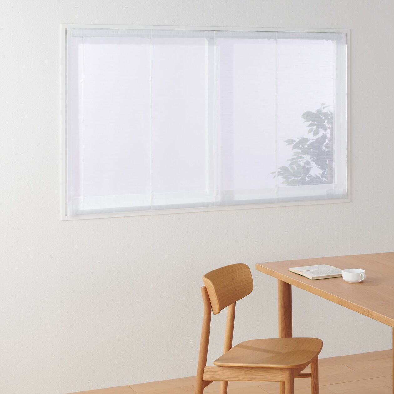 ポリエステル分繊糸ボイルプレーンシェード用生地／オフ白