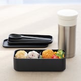 お弁当箱　黒