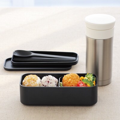 お弁当箱　黒
