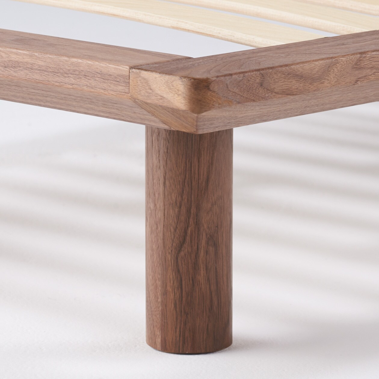 ベッドフレーム・シングル・ウォールナット材