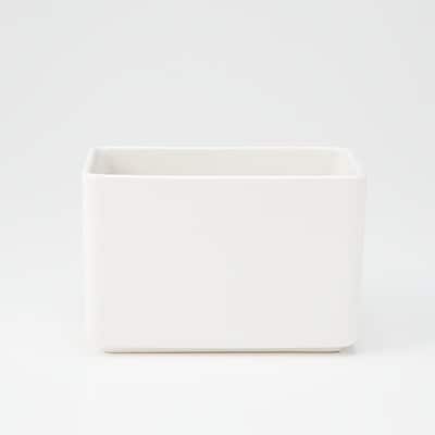 瀬戸焼　磁器角鉢　白・約１７×１０×高さ１１ｃｍ