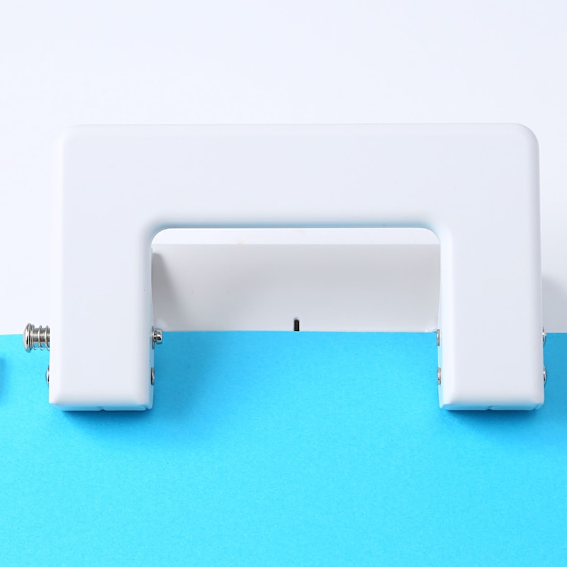 スチール２穴パンチ