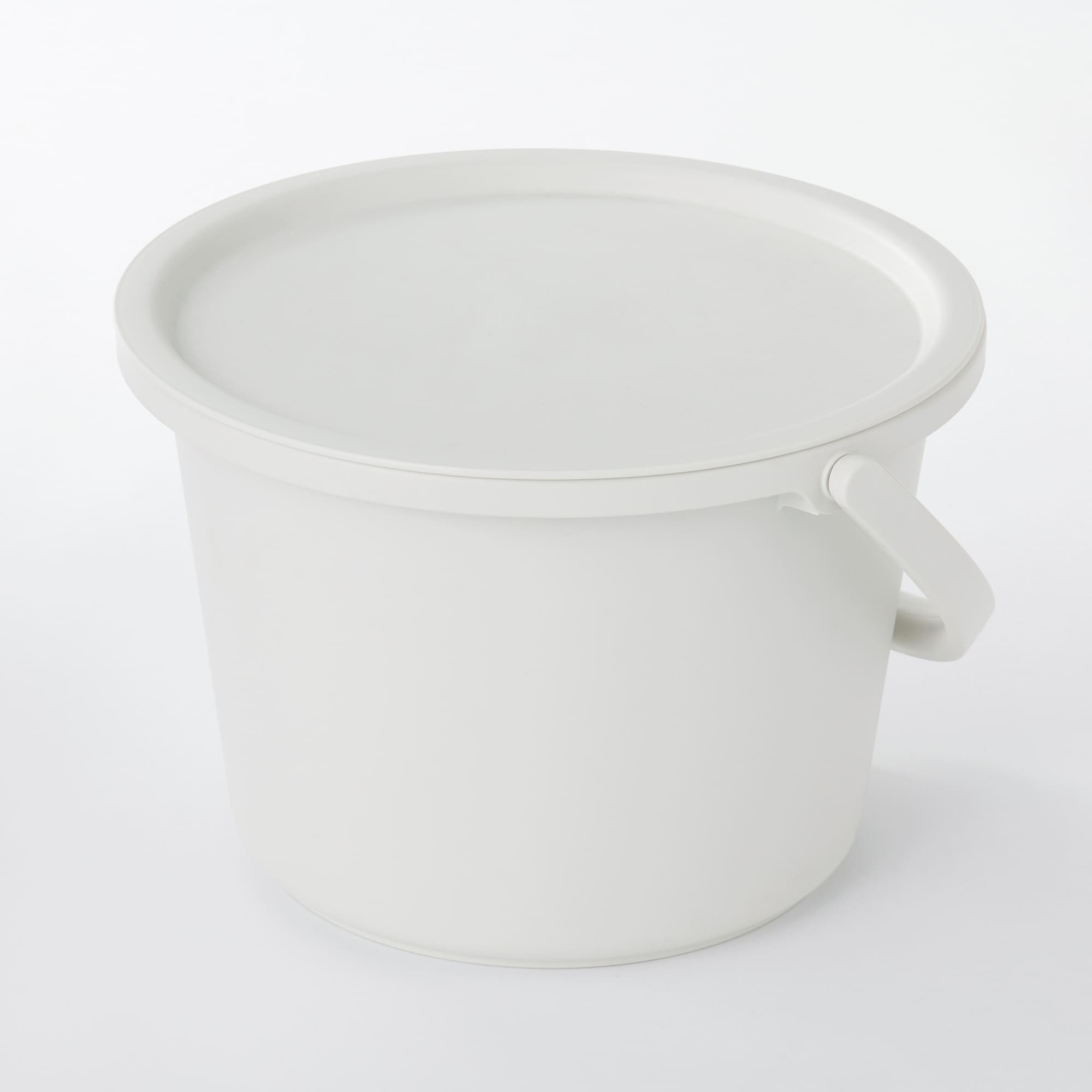 ポリプロピレンバケツ・フタ付（７．５Ｌ）