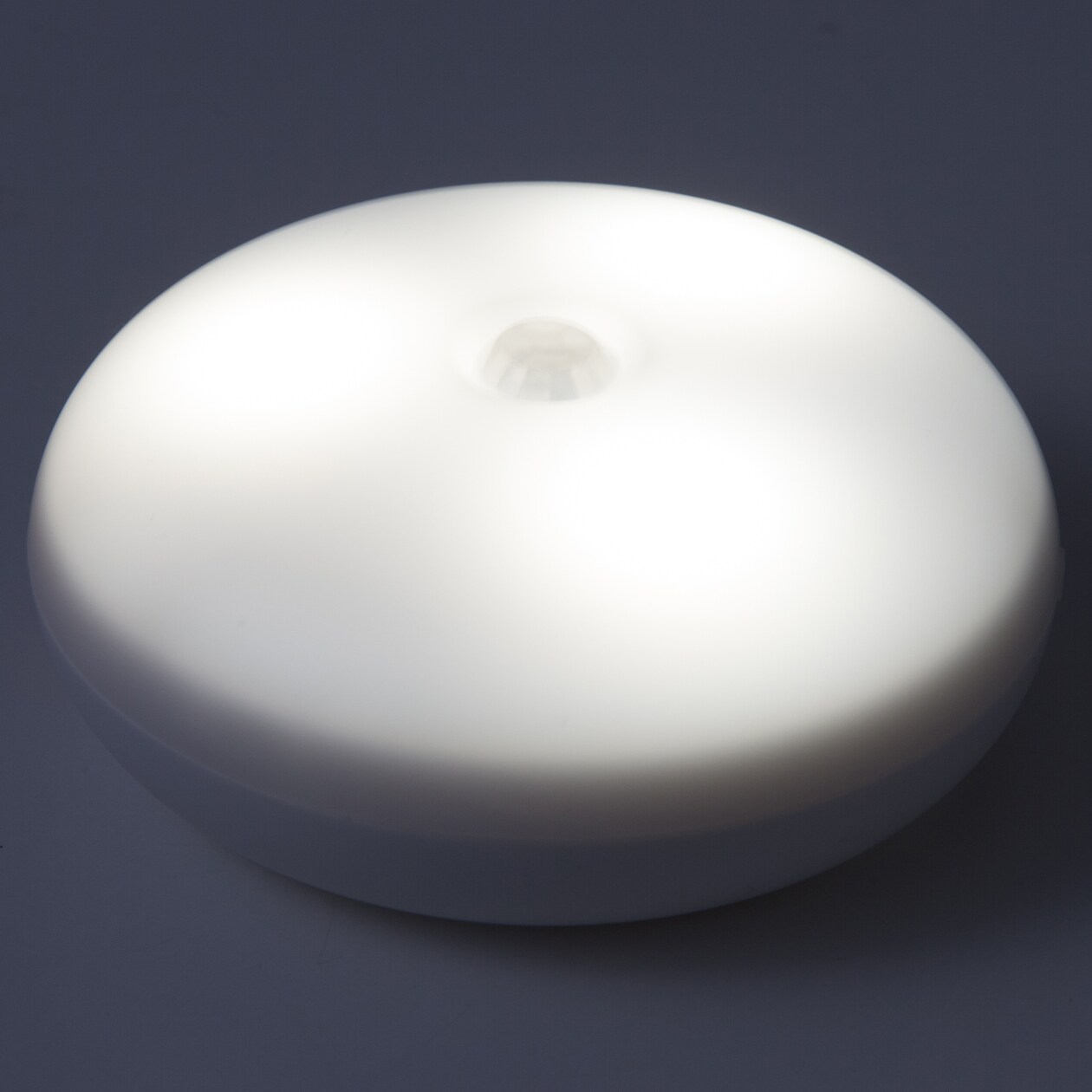 フック付ＬＥＤセンサーライト・乾電池タイプ