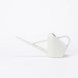 立てられるジョウロ