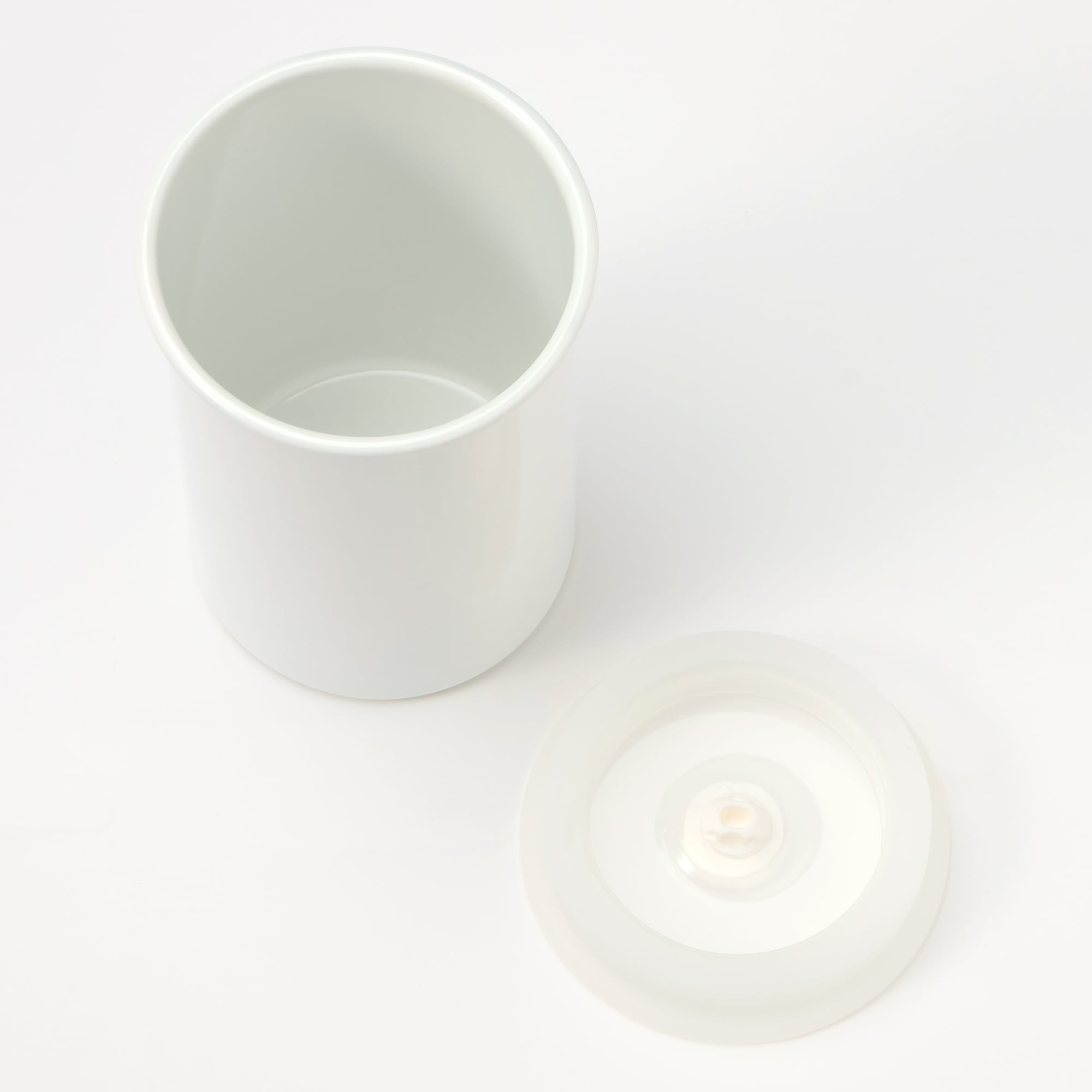 液体とニオイが漏れないバルブ付密閉ホーロー保存容器・丸型