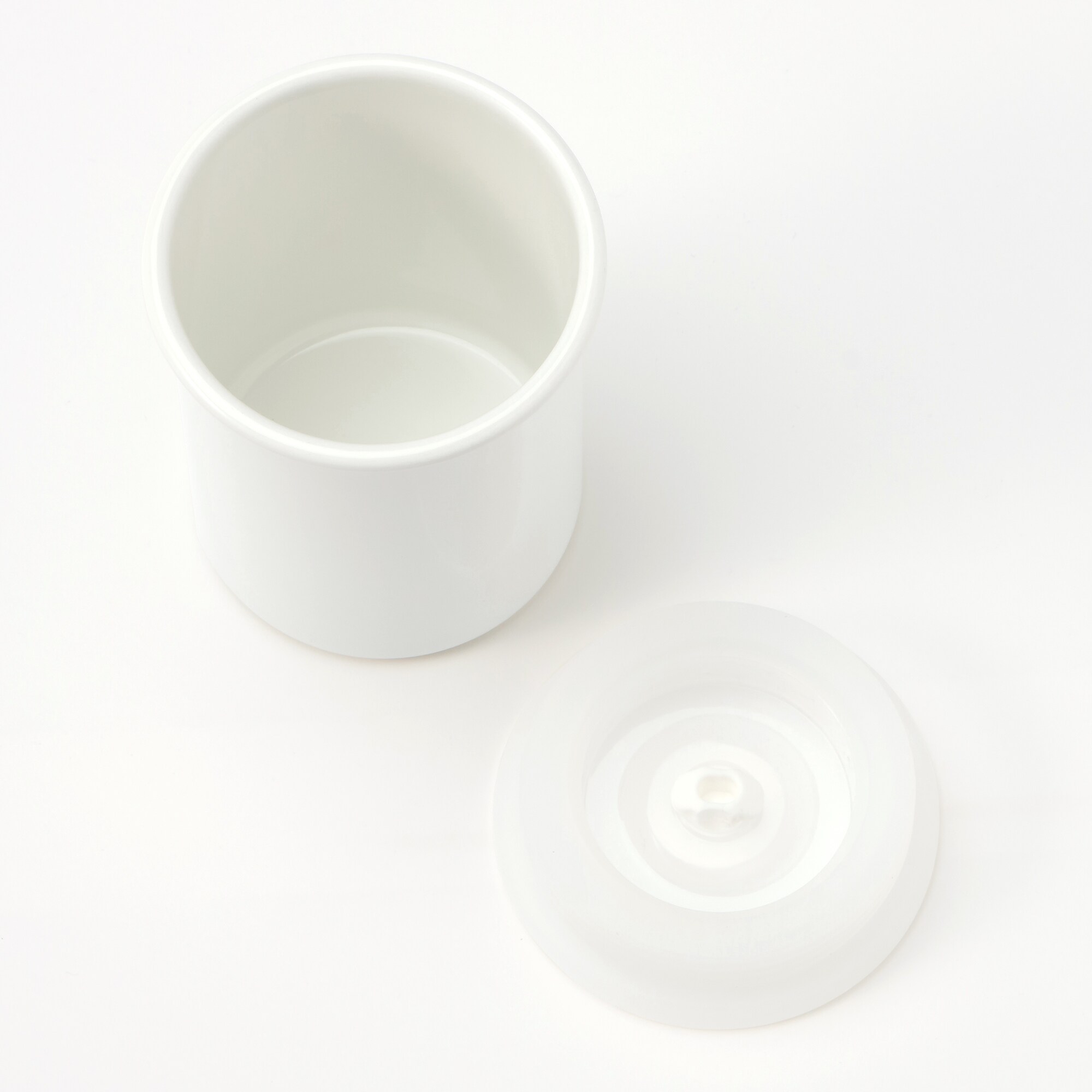 液体とニオイが漏れないバルブ付密閉ホーロー保存容器・丸型