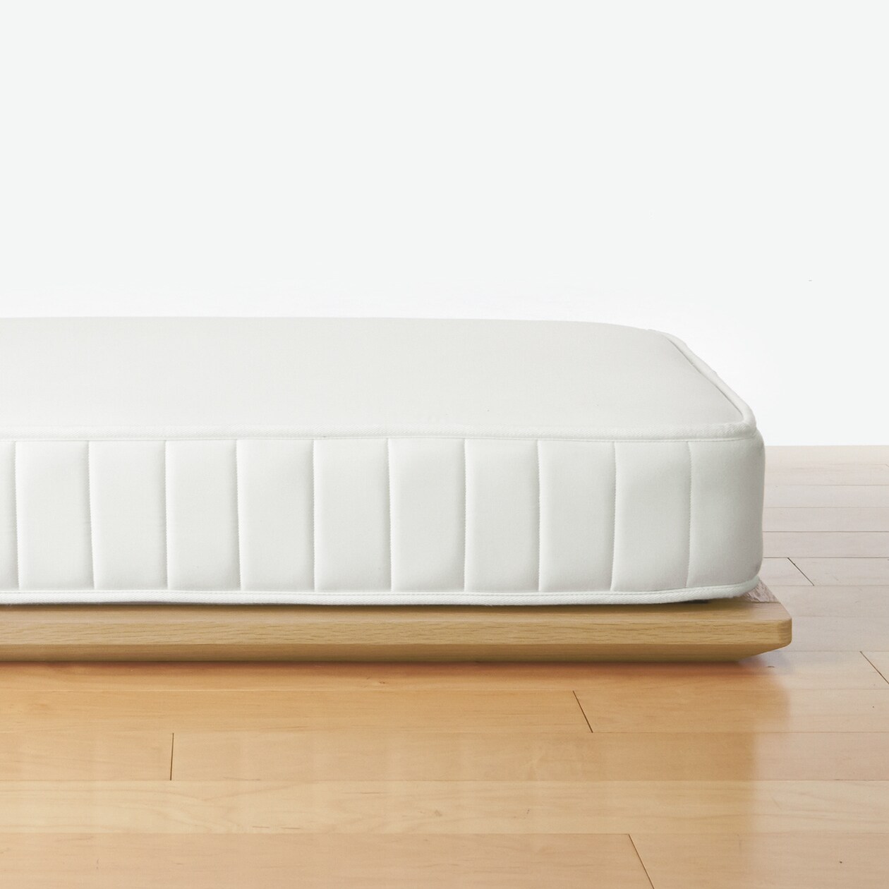 ベッドフレーム・クィーン・オーク材