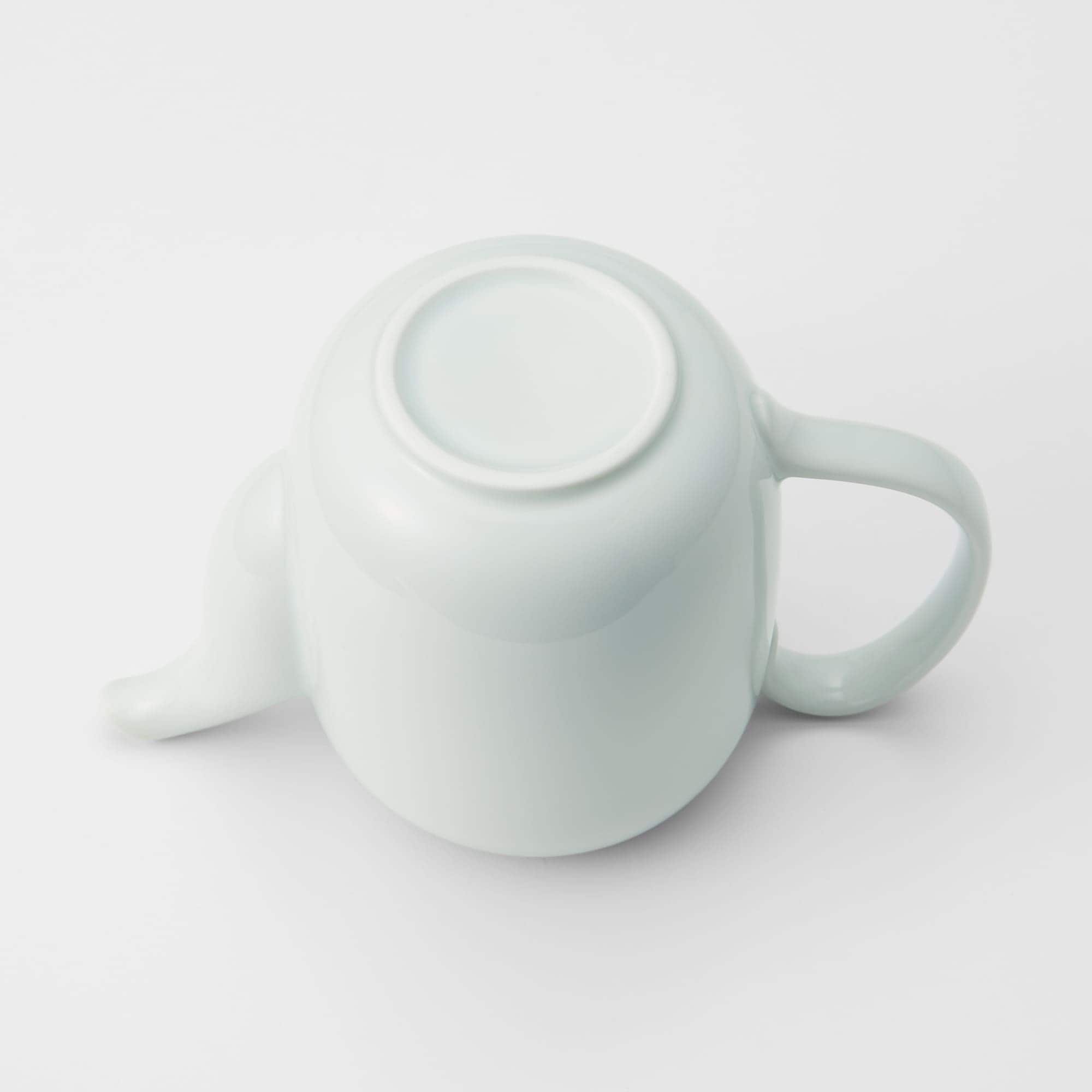 青白磁　ポット