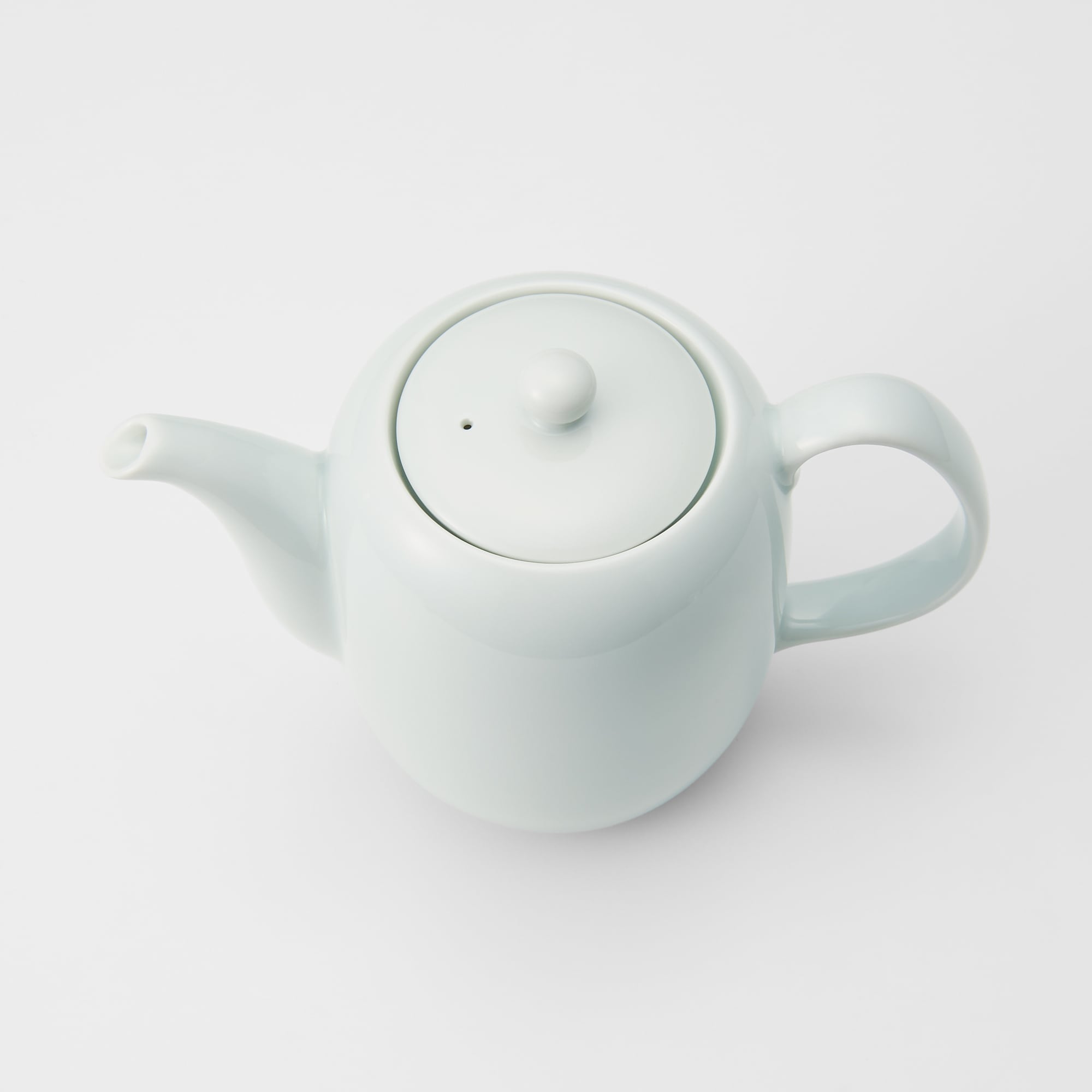 白磁 会津の五十嵐元次さんの白磁が届きました。 写真は人気のマグカップ