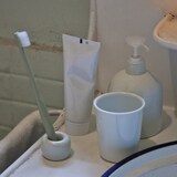 白磁コップ（Ｂ）