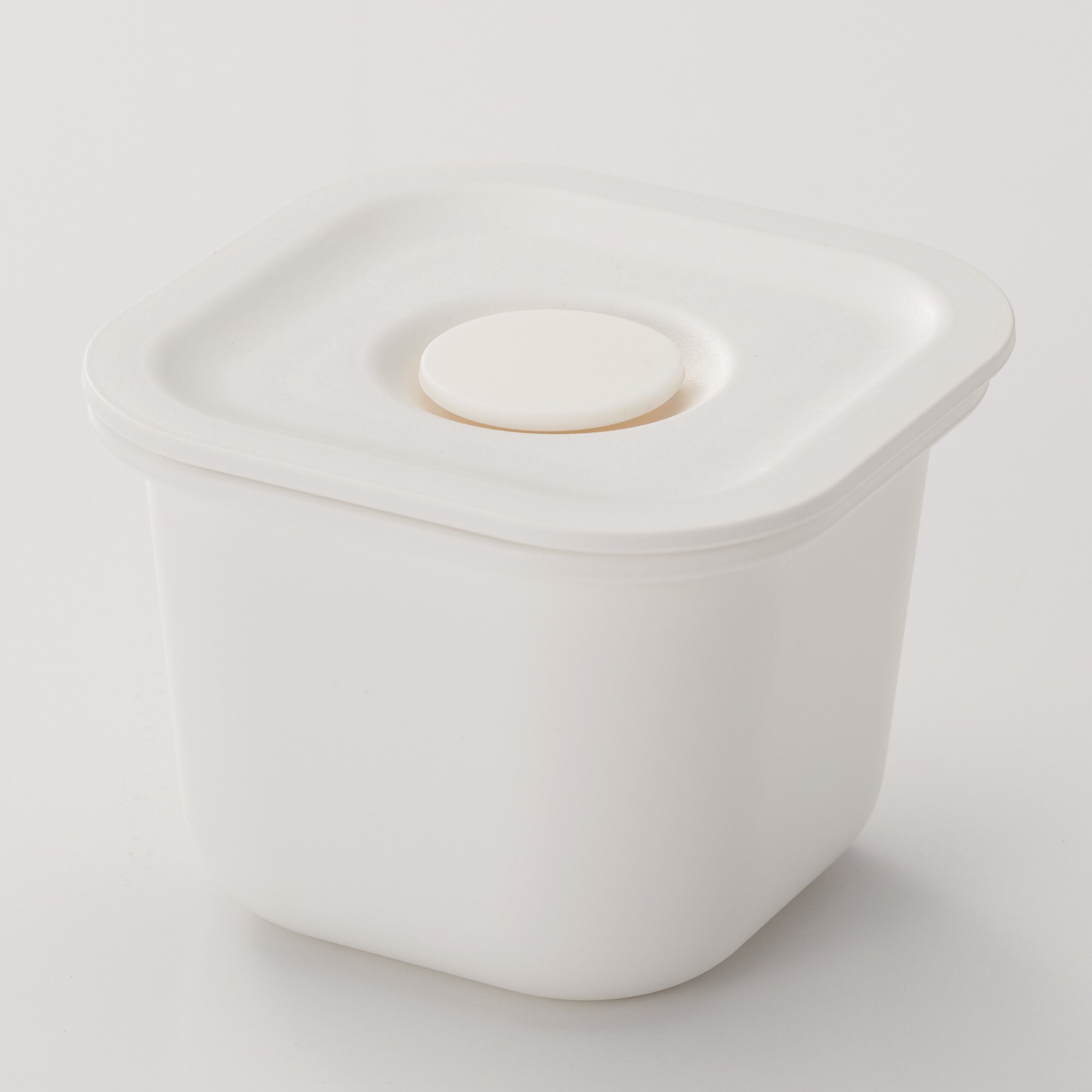 ポリプロピレン保存容器になるバルブ付弁当箱・白