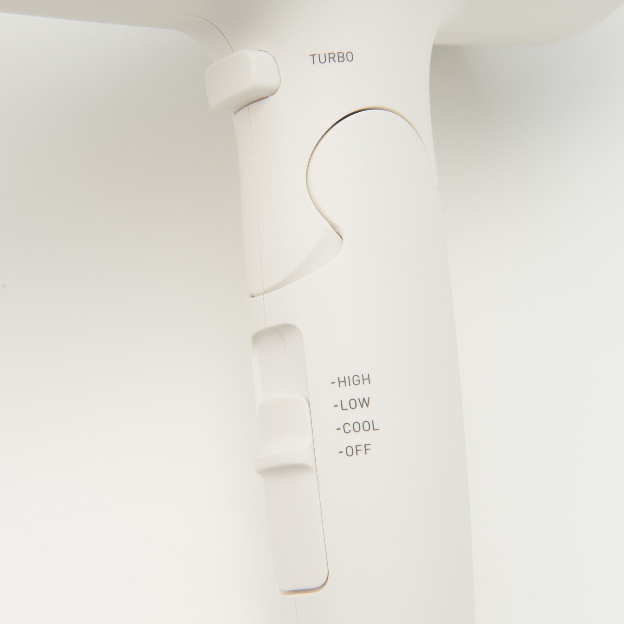 マイナスイオンヘアドライヤー