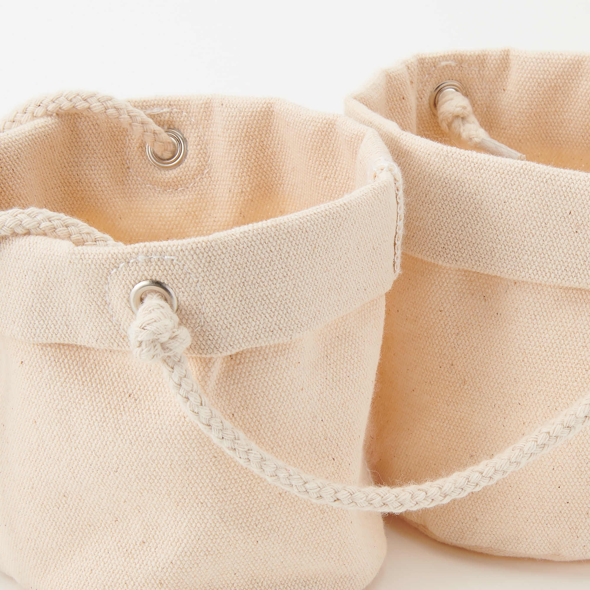 吊りさげるプランターカバー