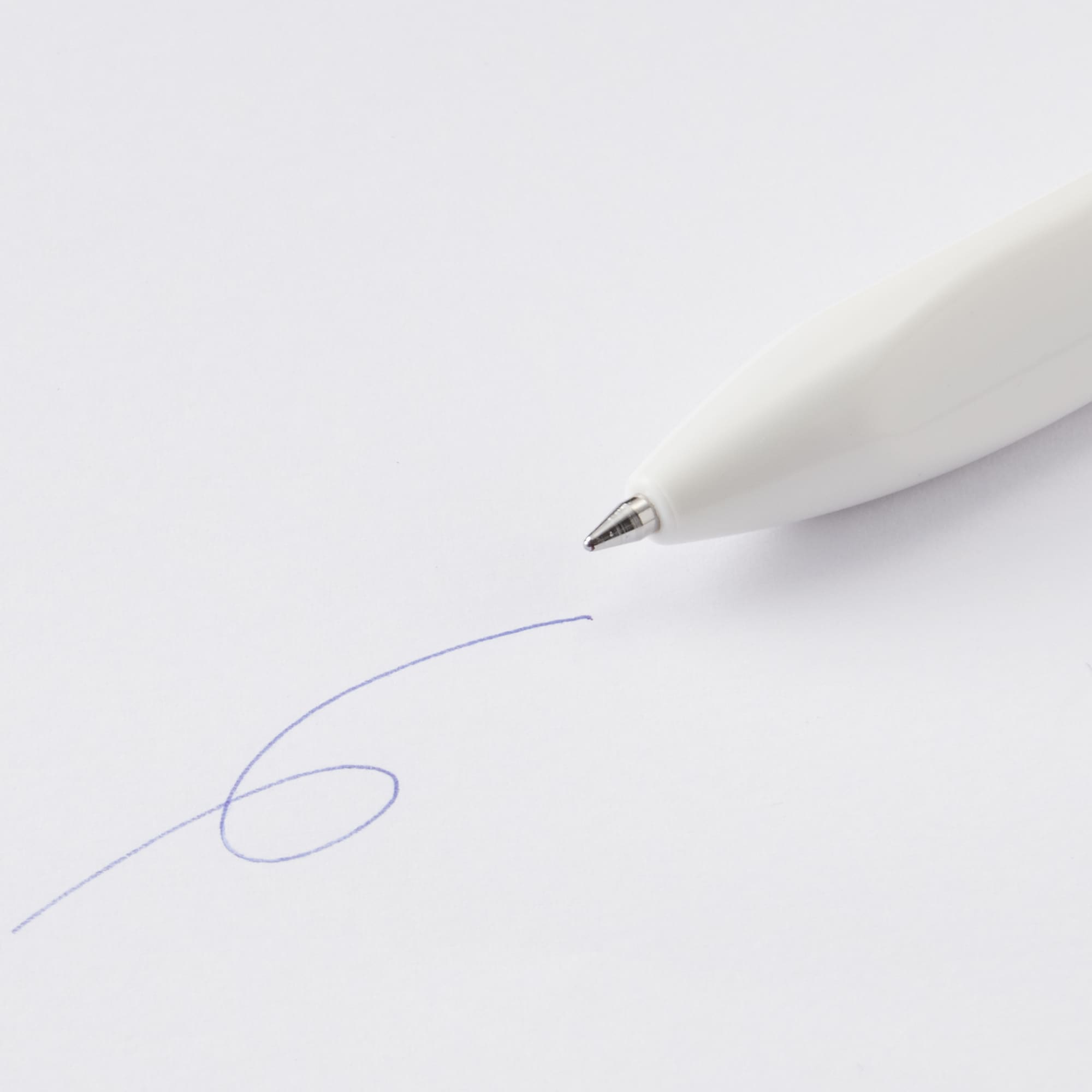 三角３色ボールペン