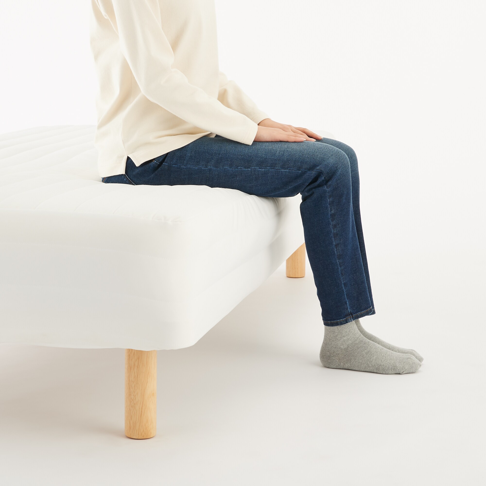 脚付マットレス・ポケットコイル・スモール（スチールフレーム・洗えるカバー）