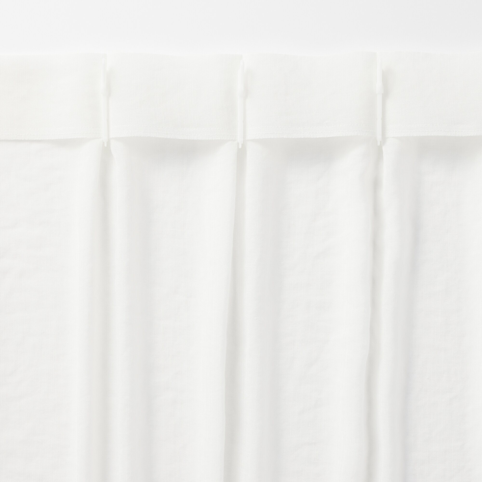 ポリエステル平織レースプリーツカーテン／オフ白