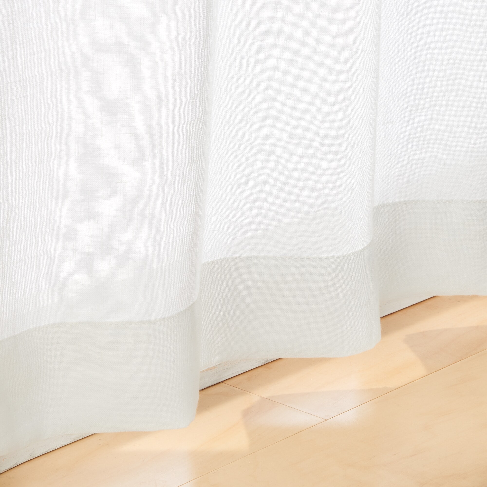 ポリエステル平織レースノンプリーツカーテン／オフ白