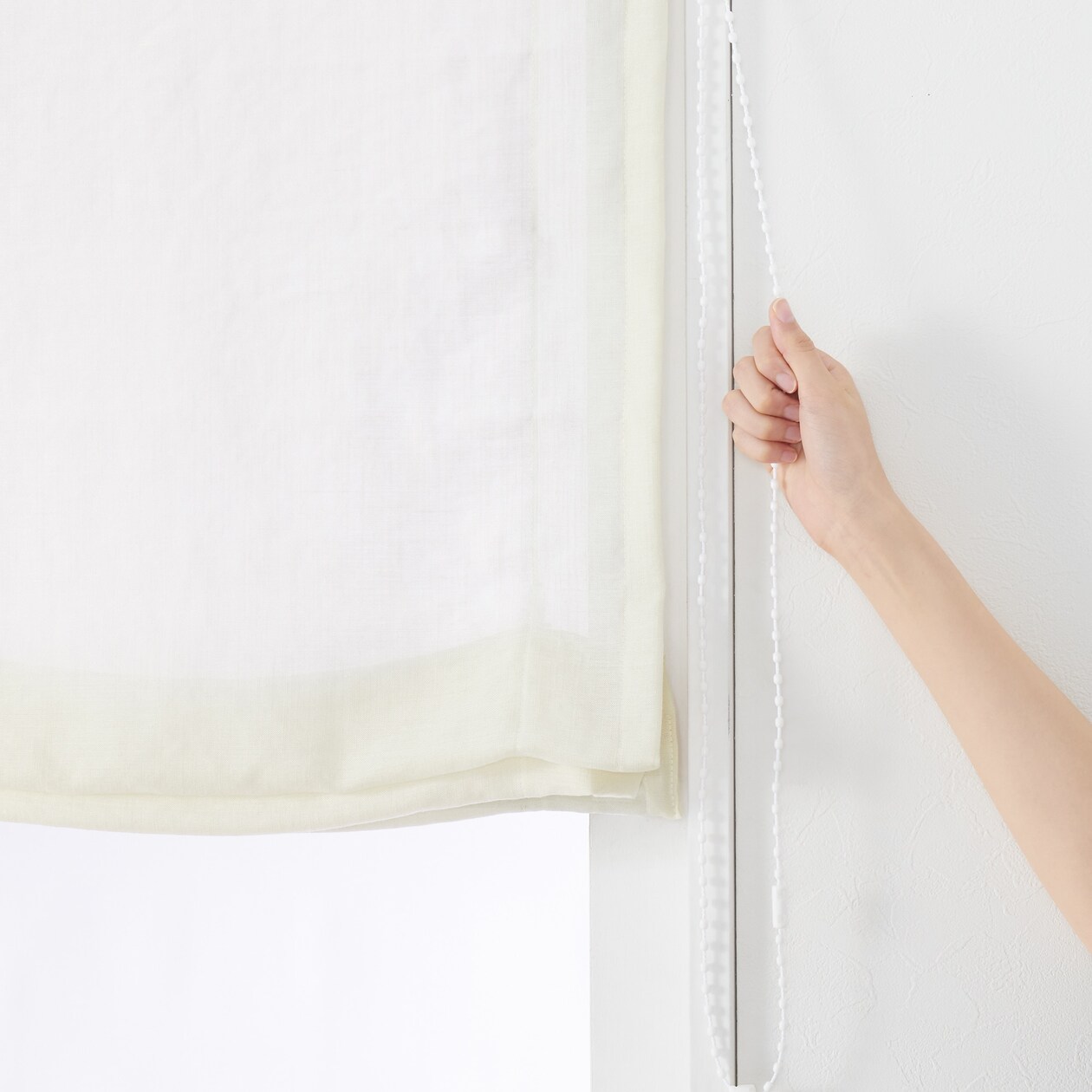 ポリエステル平織レースプレーンシェード用生地／アイボリー