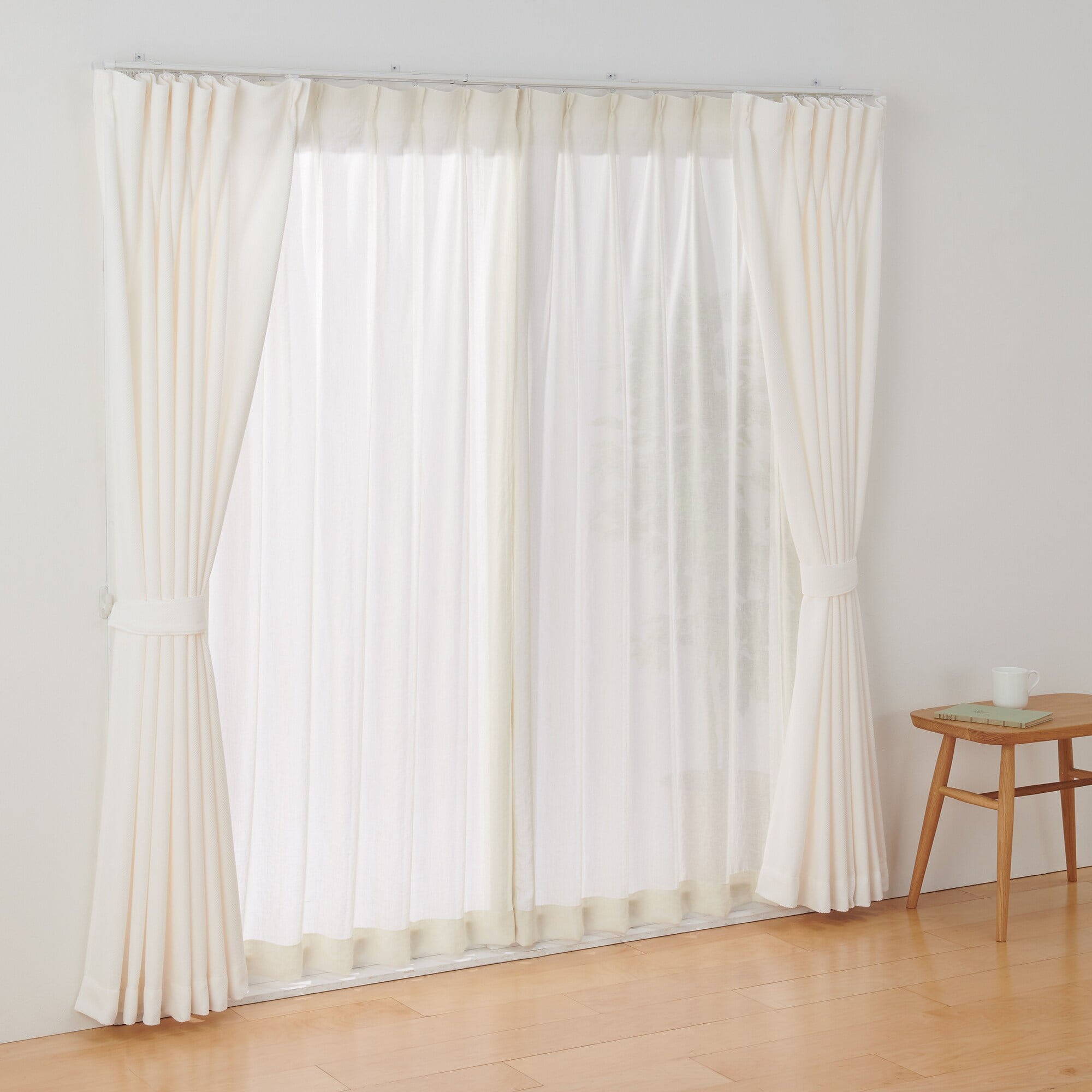 ポリエステル平織レースプリーツカーテン／アイボリー