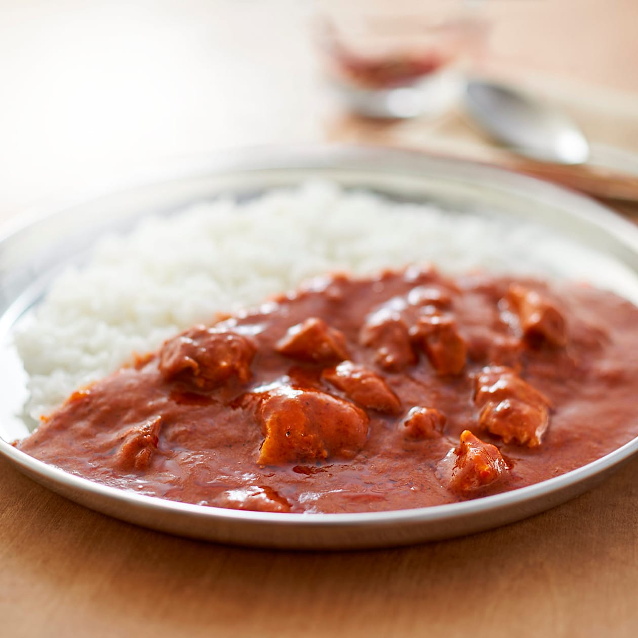 素材を生かしたカレー　３種の唐辛子とチキン