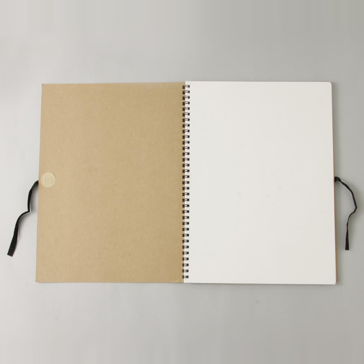 スケッチブックＦ４サイズ