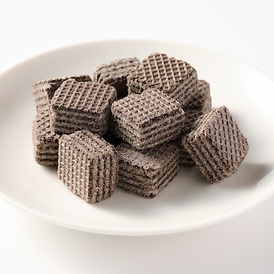 ひとくちブラックウエハース　バニラクリーム　１１０ｇ