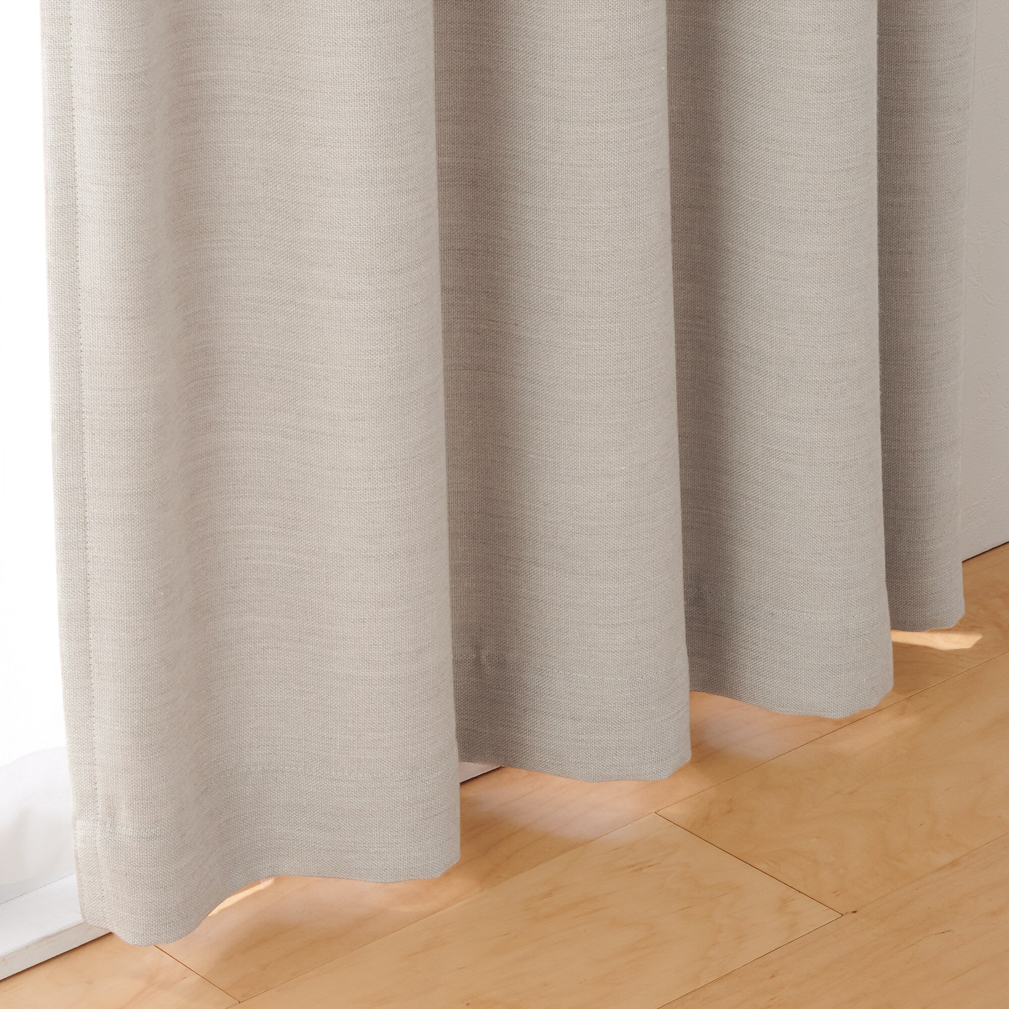 ポリエステルななこ織（防炎・遮光）ノンプリーツカーテン／ベージュ
